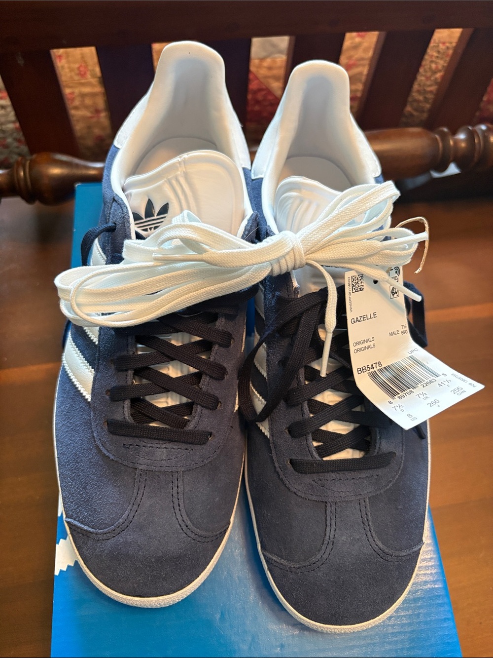 adidas Gazelle Navy and White Suede Classic Low-Top Sneakers - Picture 13 of 14